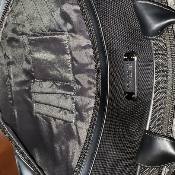 FF Kenneth Cole Reaction R-Tech 17” Laptop Carry-0n Business Office Travel Bag - Picture 9 of 10